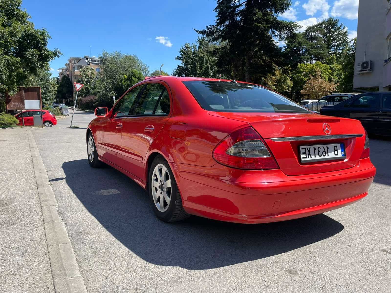 Мерцедес Бенц Е 200 с оригинална ,заводска метанова уредба