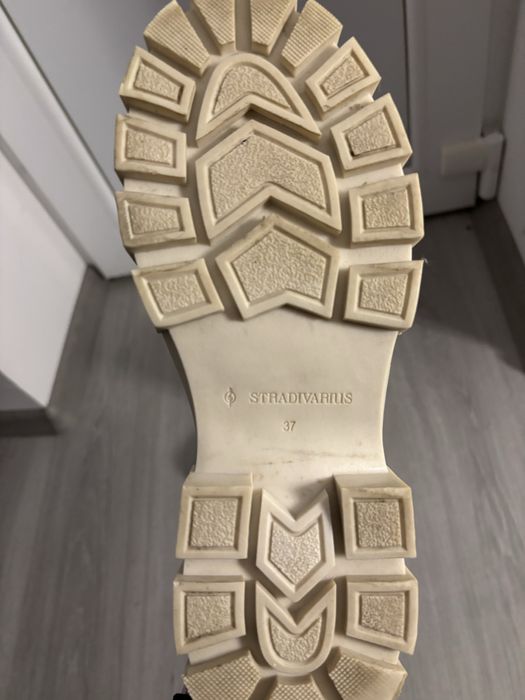 Ghete Stradivarius, marimea 37