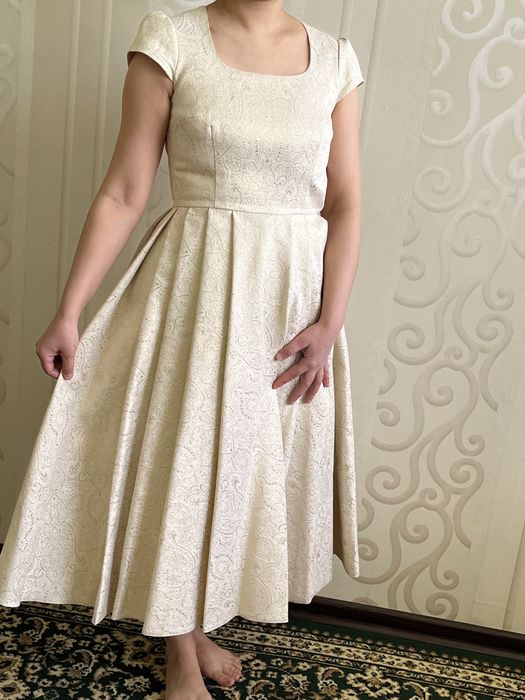 Продам платье вечернее на выпускной