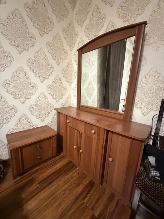 Спальный гарнитур и диван бу