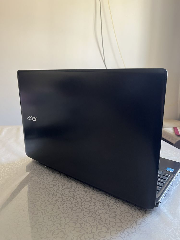 Noutbook Acer i3