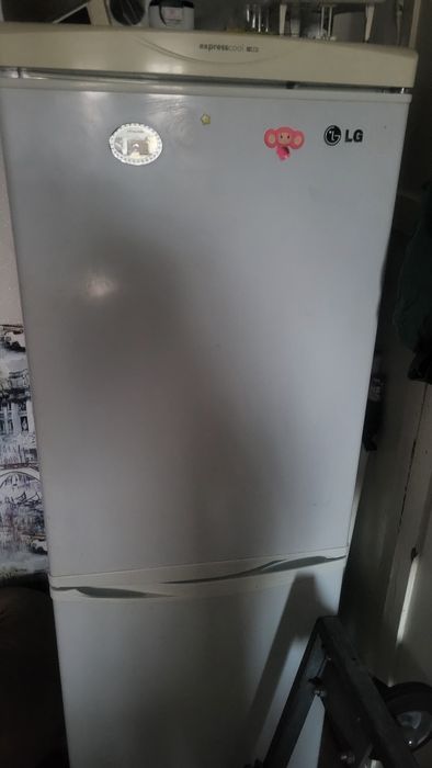 Продам холодильник