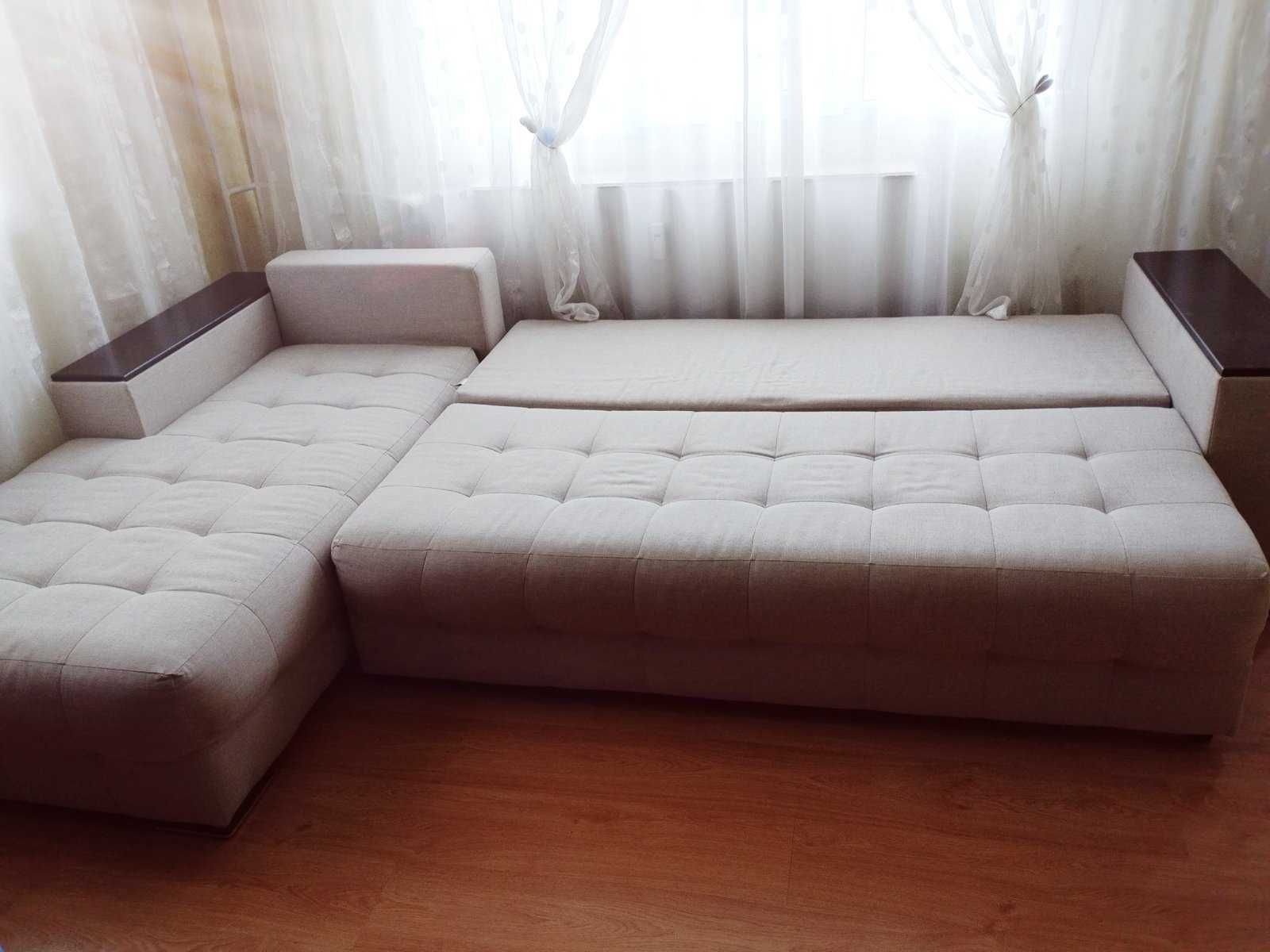 Диван Мелвин изключително запазен