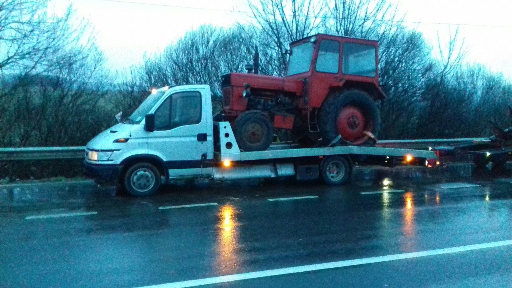 Tractari auto /platforma/remorcari /recuperare dube non-stop Fagaras