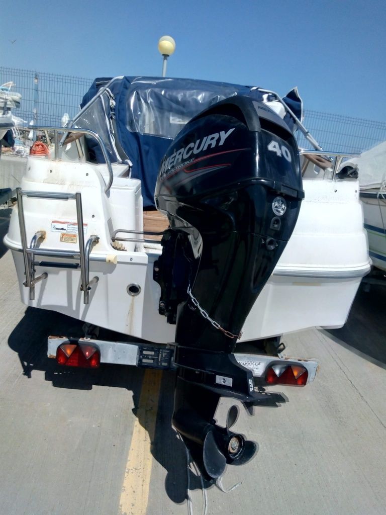 Лодка моторна, катер Quicksilver 430 cabin
