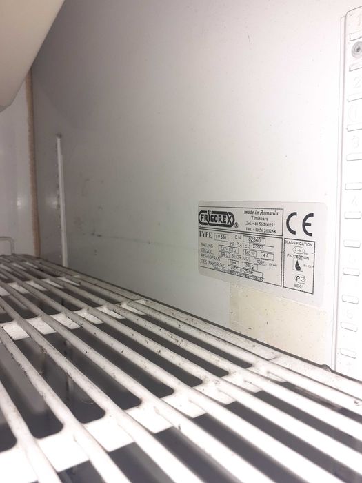 Vitrină frigorifică verticală pentru sucuri - FRIGOREX