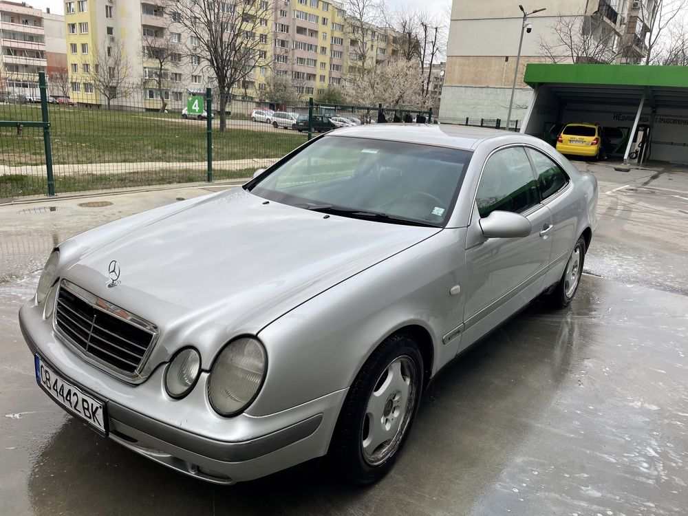 Продавам  Mercedes CLK 200  KOMPRESSOR Газ - бензин.