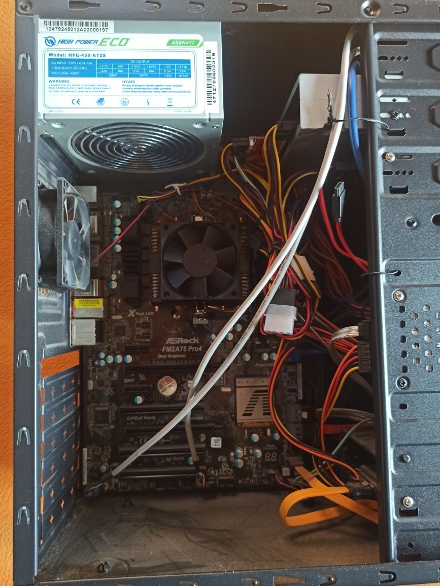 Calculator PC AMD 3Ghz (i3) 8gb Ram, SSD, tastatura gamming Redragon