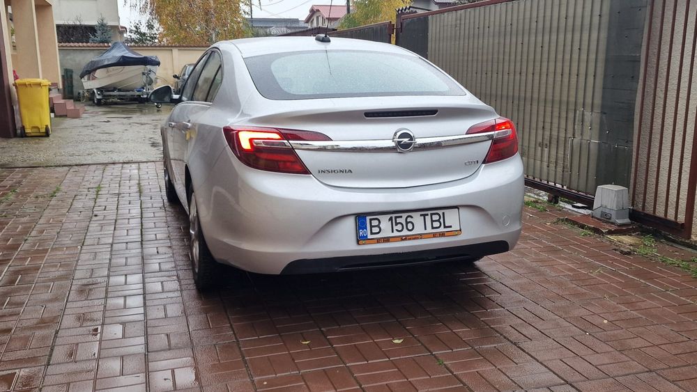 Opel Insignia 1.6 CTDI automat
