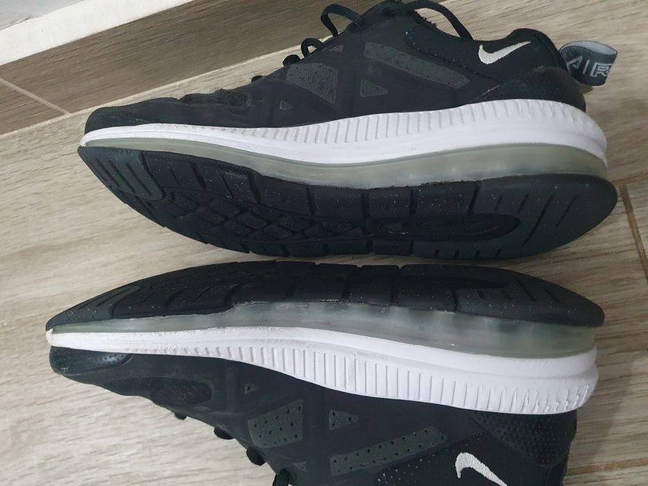 Маратонки Nike Air Max Genome