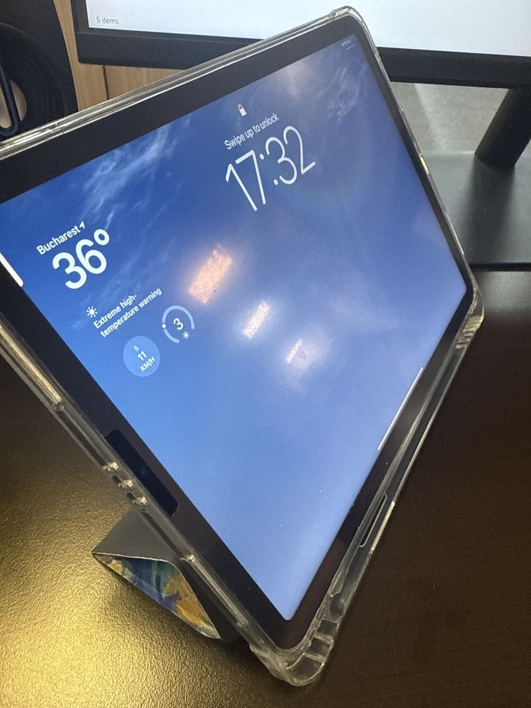 Vand Ipad Air (a 4 a generatie) stare excelenta!