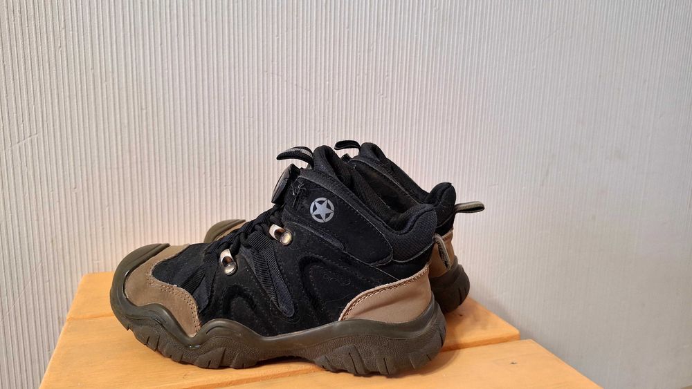 Ботинки детские , кроссовки тёплые