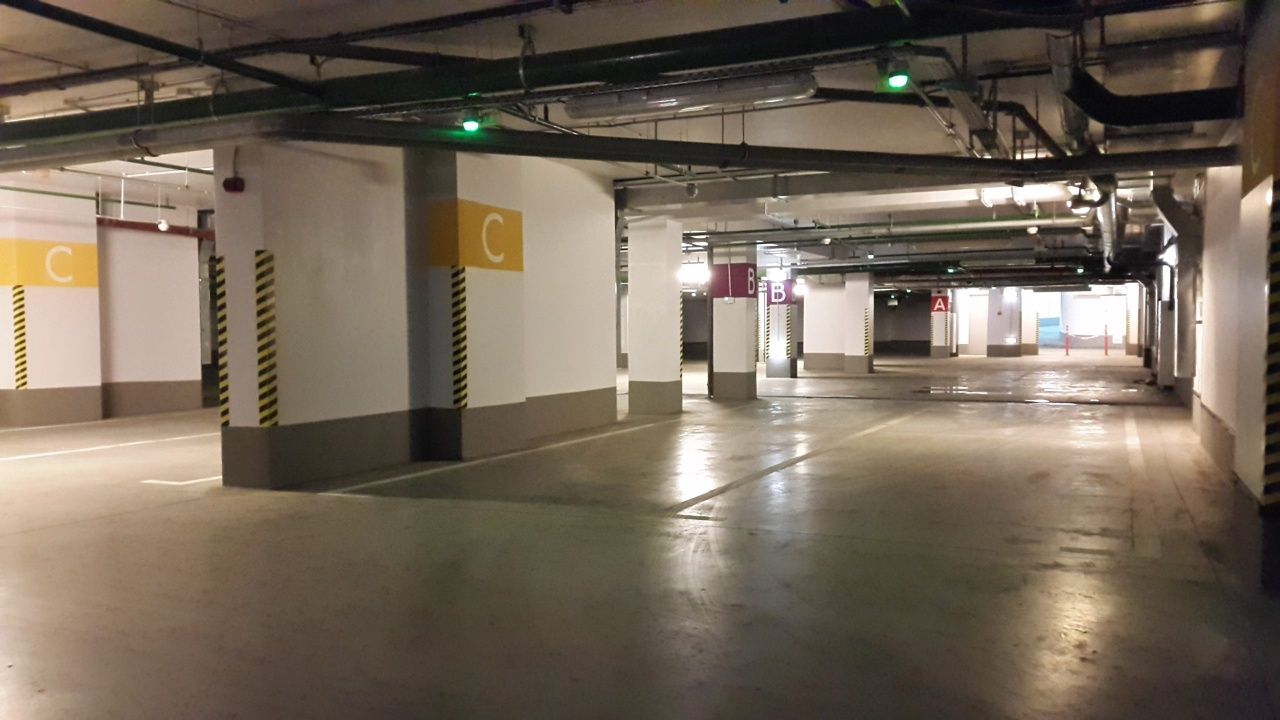 Drujba U towerda 2ta  yer ost parkovka bor