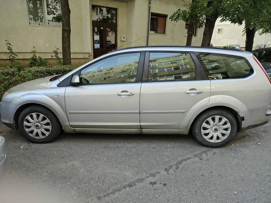 Vând Ford focus 2
