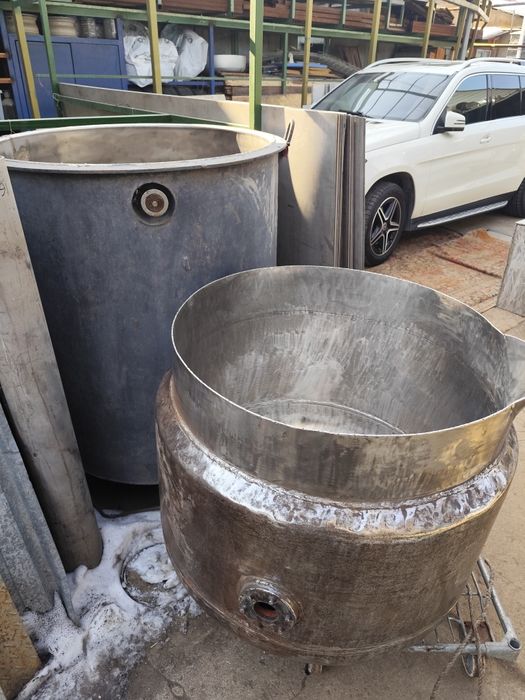 Продам емкости из нержавеющей стали с водяной рубашкой.