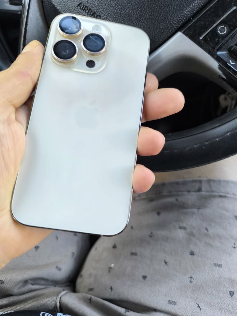 Продавам iphone 14pro