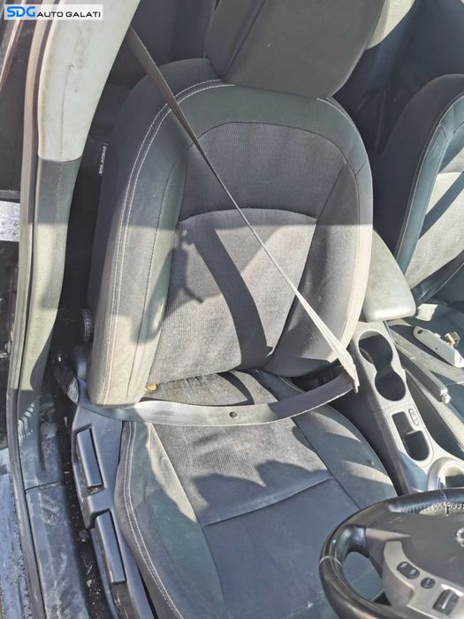 Centura Siguranta Dreapta Fata Pasager Nissan Qashqai 2007 - 2013 Cod 86884-JD000 86884JD000 [C1104]