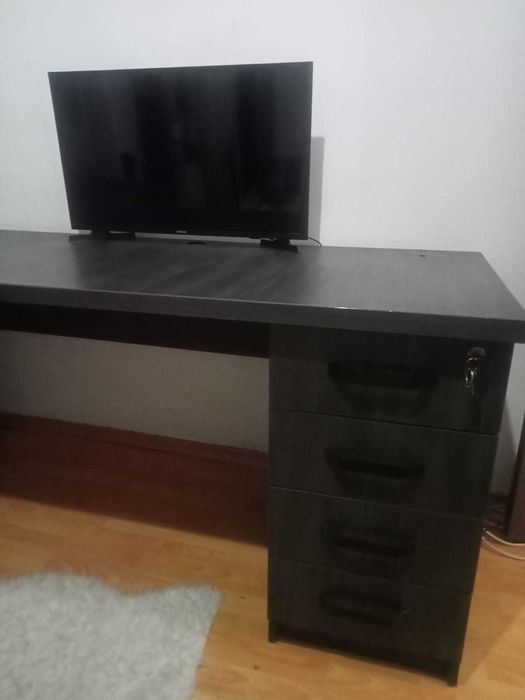 Birou in L(coltar) Doar in Iasi