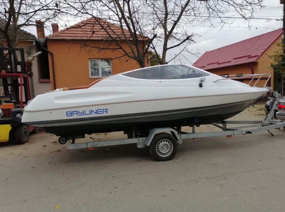 Barca Bayliner 6M SUA->Motor Suzuki 85cp 2 timpi