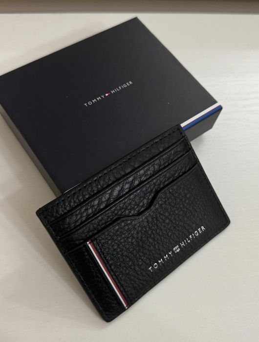 Мужские картхолдеры и портмоне от Armani Exchange, Tomm