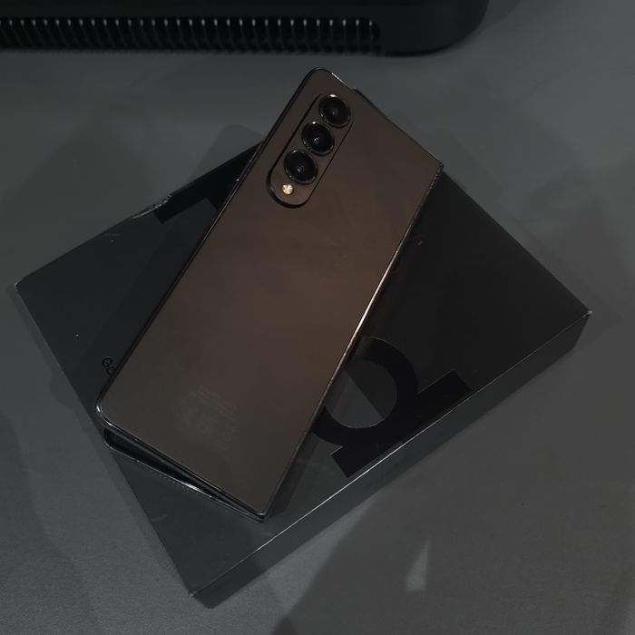 Samsung Z Fold 4 Pentru Piese