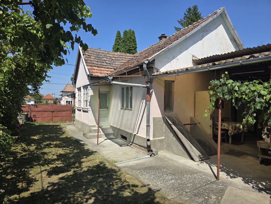 Casa de  locuit in Petelea