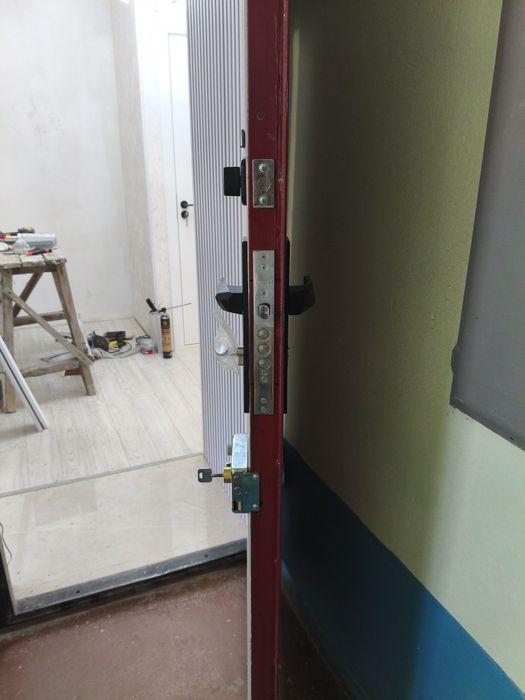 Установка замка скрывать без ущерба ремонт и Стамбул дверей