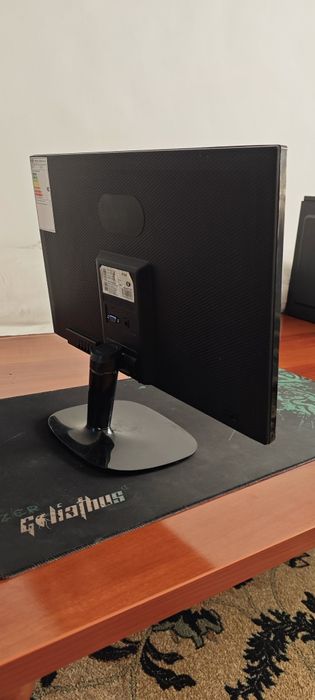 Manitor Avtech 22D1000 LED Vga Port Holati Yahshi