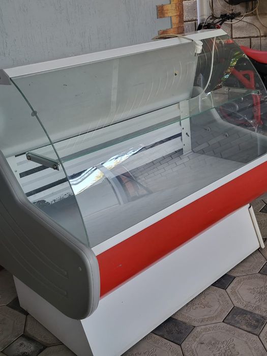 Холодильник витринный