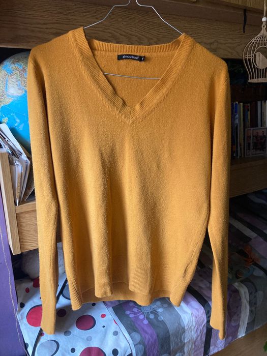 Дамски пуловери на ниски цени!