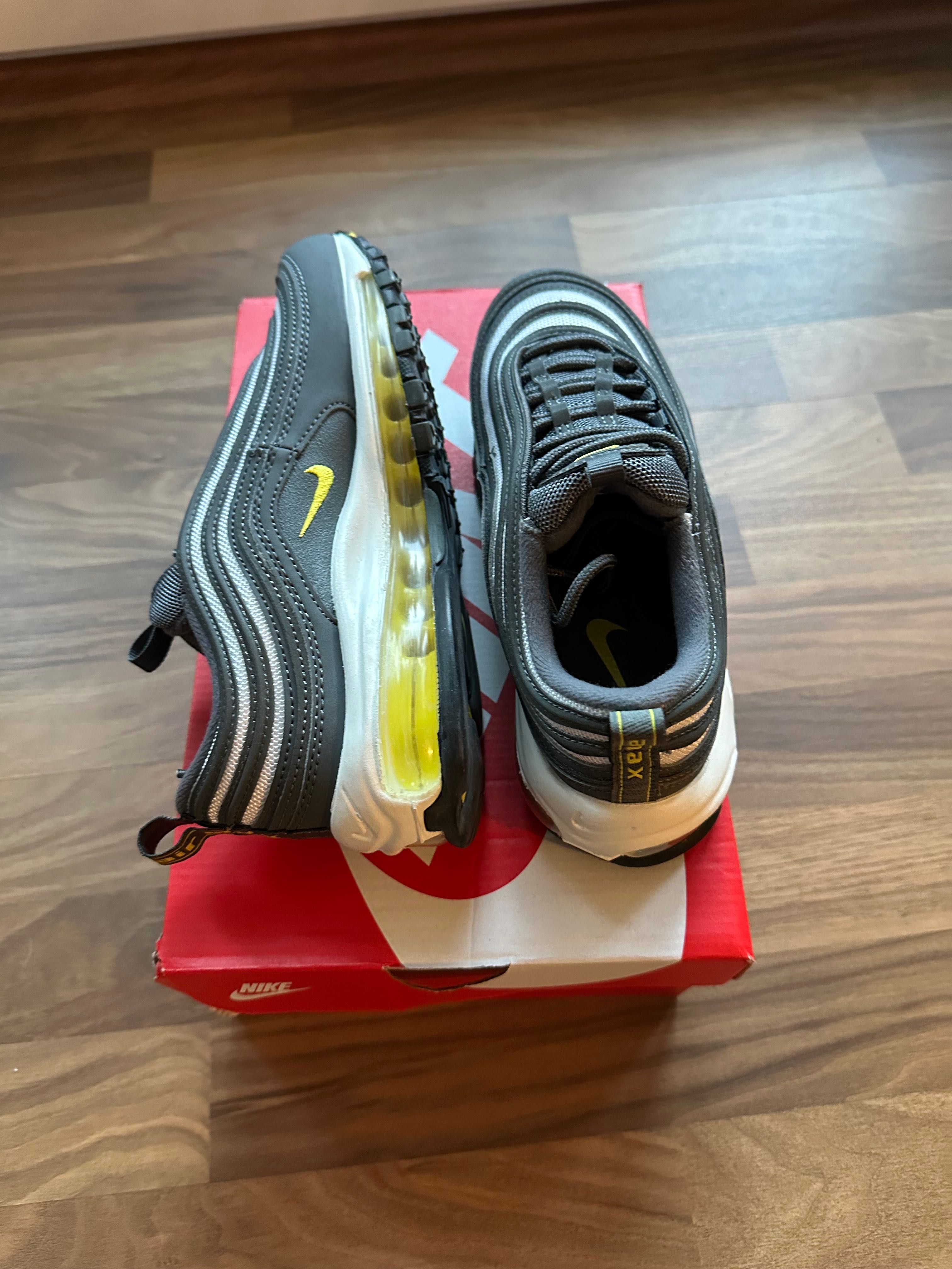 Дамски снейкъри Nike Air Max 97