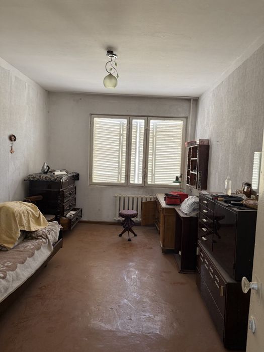 Продам срочно квартиру из 3х комнат.