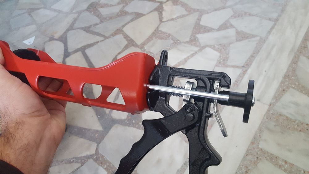 Нов метален пистолет за двукомпонентно лепило pistolet lepilo бетон шп