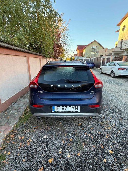 Volvo V40 4WD CROSS COUNTRY Ocean Race 190CP 2016