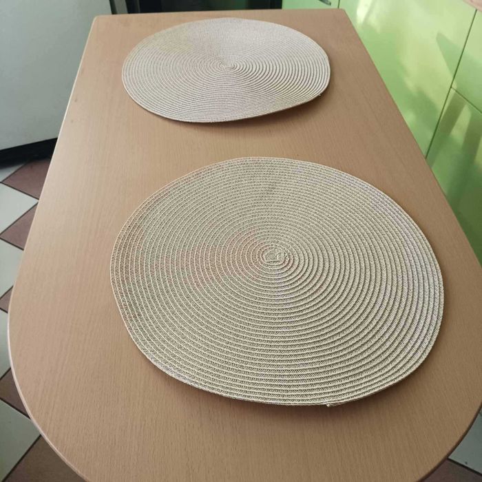 Маса удобна и практична