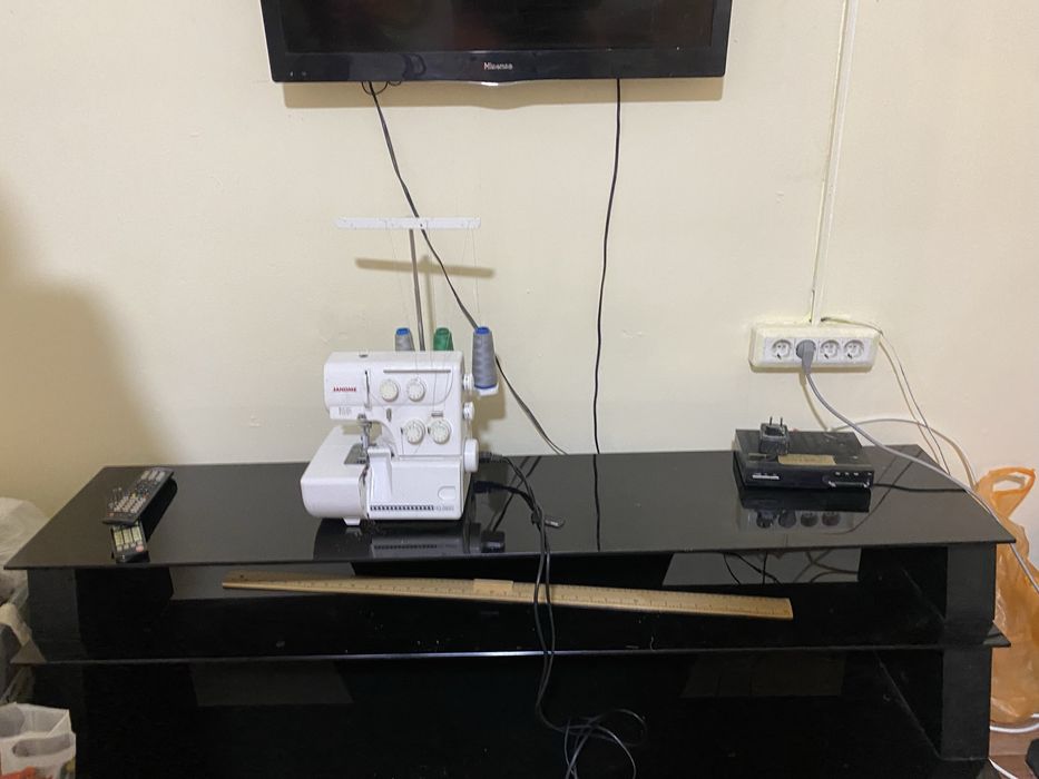 подставка под телевизор в хорошем состоянии