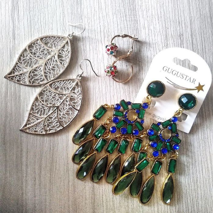 Цветни Обеци, червено колието, сребриста гривна