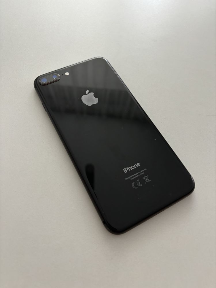 Iphone 8 plus 64 гб.