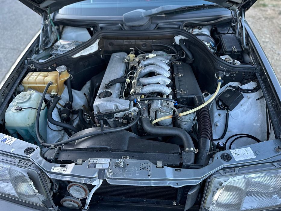 Masina funerara Mercedes