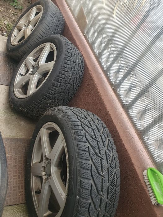 Jante w212 pe17 cu cauciucu sau schimb cu diverse 225 50 17 iarna