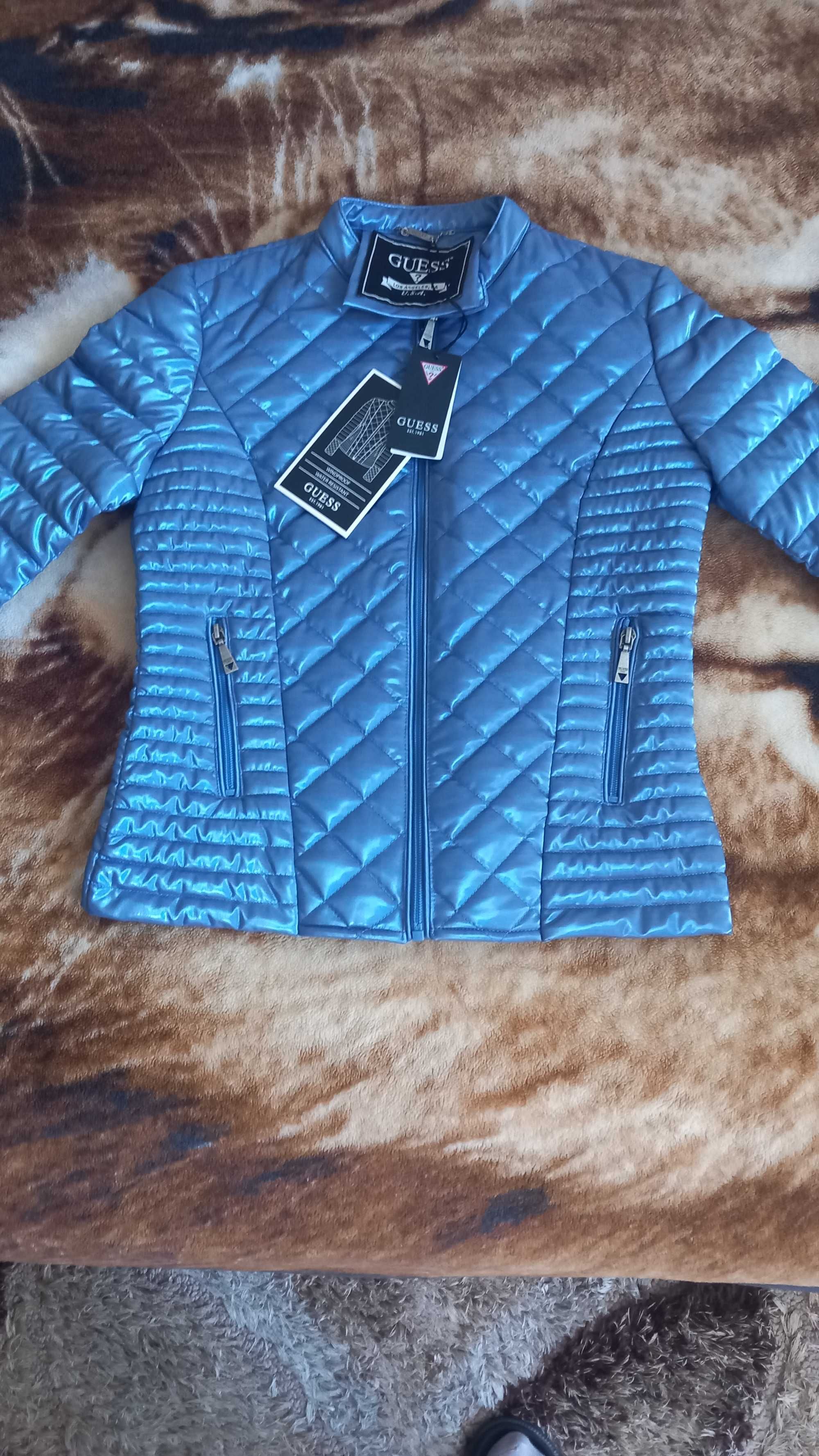 Дамско яке Guess