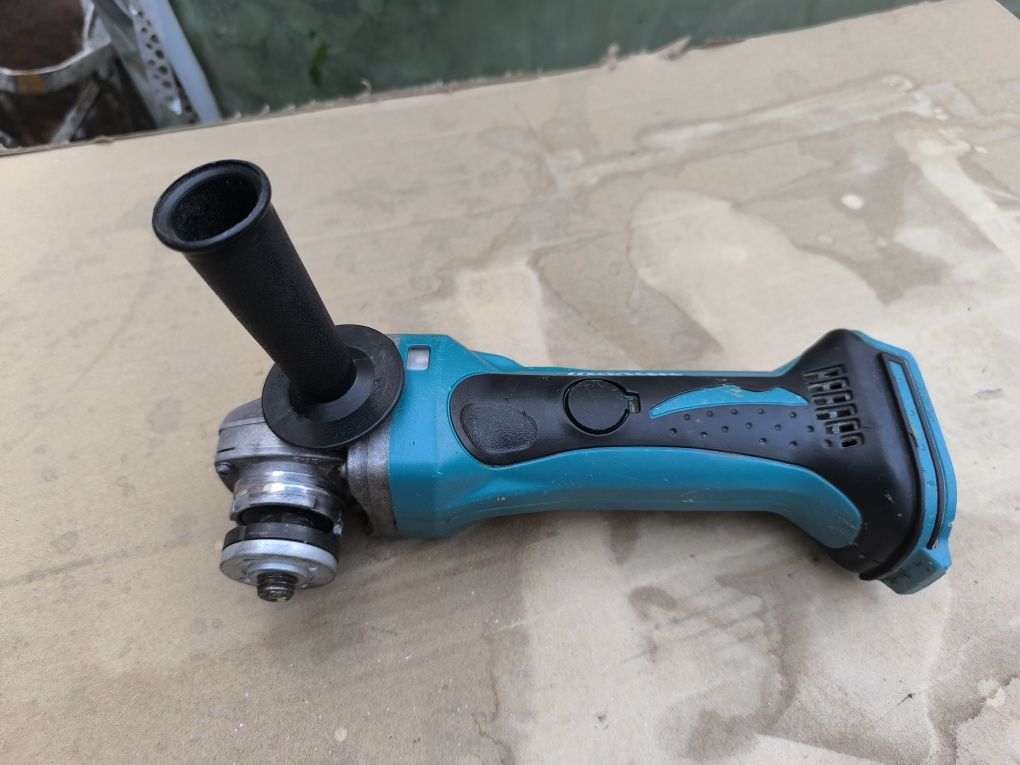 Акумулаторен ъглошлайф Makita DGA452 Оригинален
