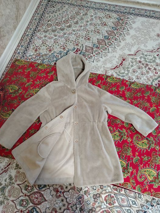 Бежевая шуба рр 46-48