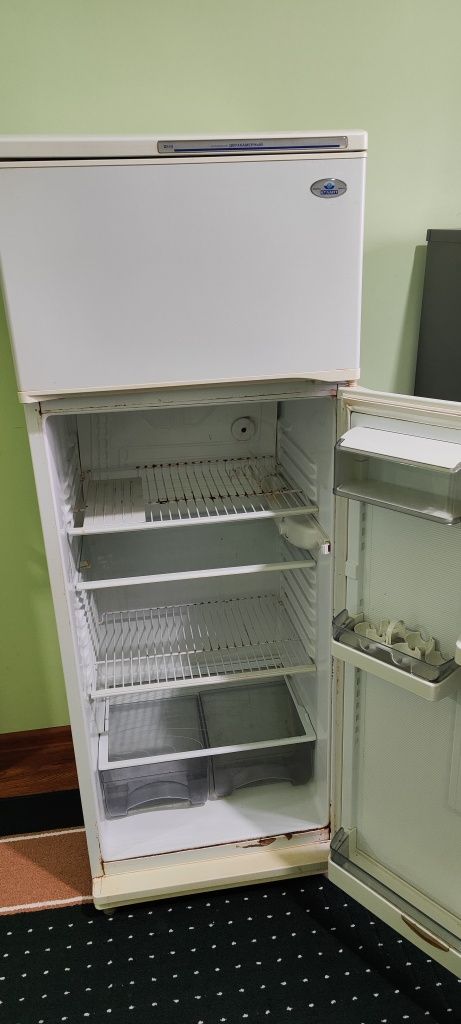 ATLANT холодильник яхши холатда