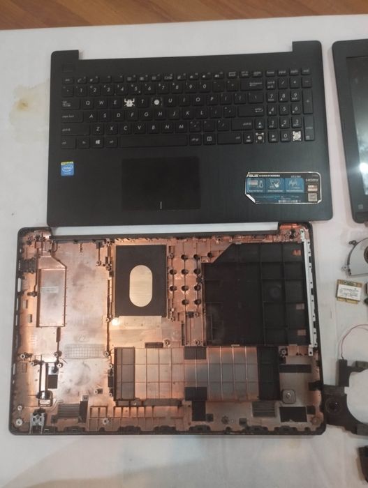 Dezmembrez Laptop Asus x553m îl dezmembrez