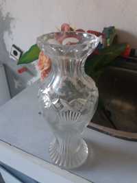 Продавам кристална ваза