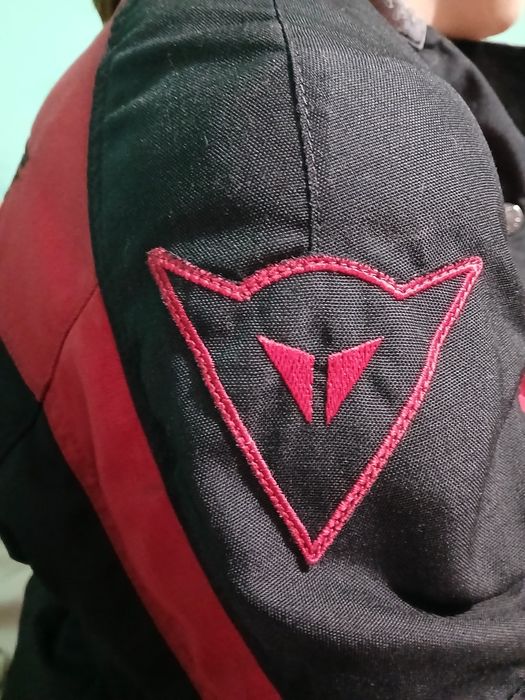 Vand geaca cu protectie la umar si antebrat