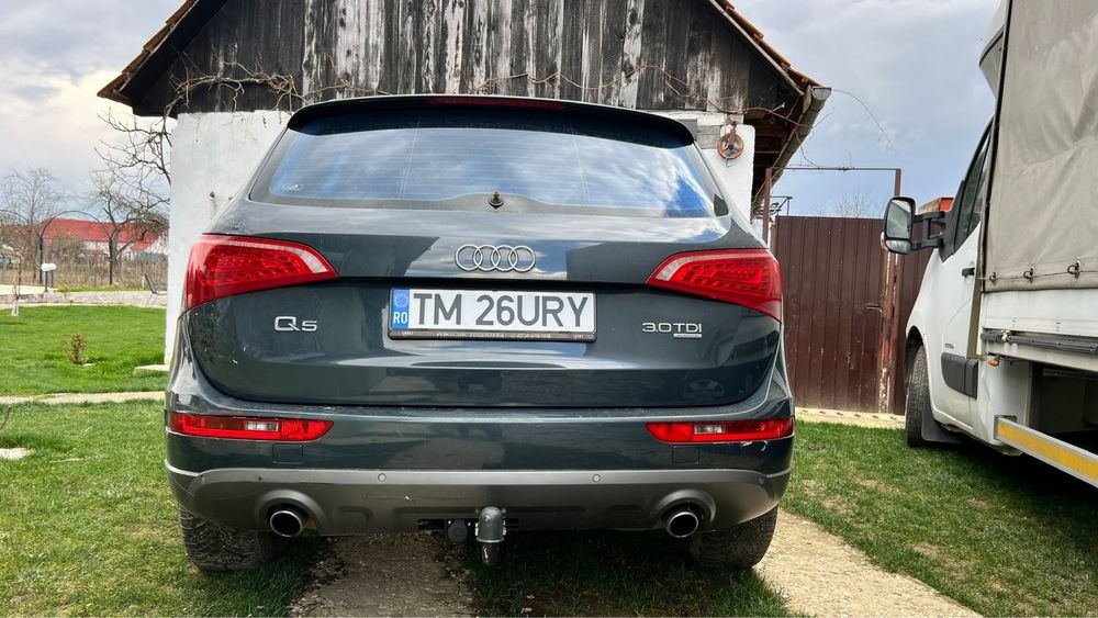 Audi Q5 quattro,