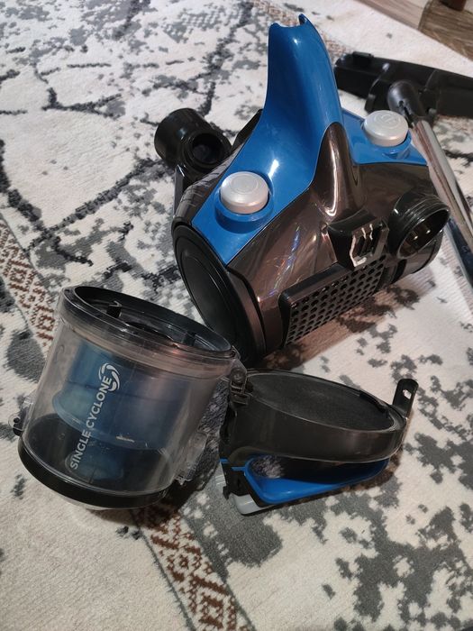 Пылесос Midea в отличном состоянии