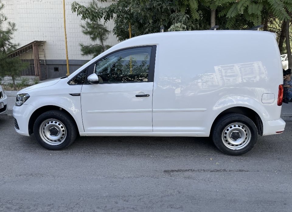 Volksvagen Caddy sotiladi